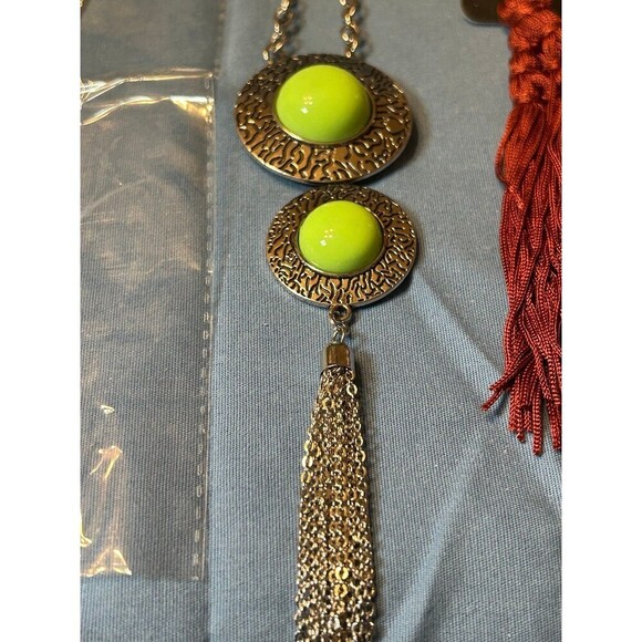 Paparazzi New Sealed Necklaces and Other Jewelry Lot of 5 - Picture 5 of 7